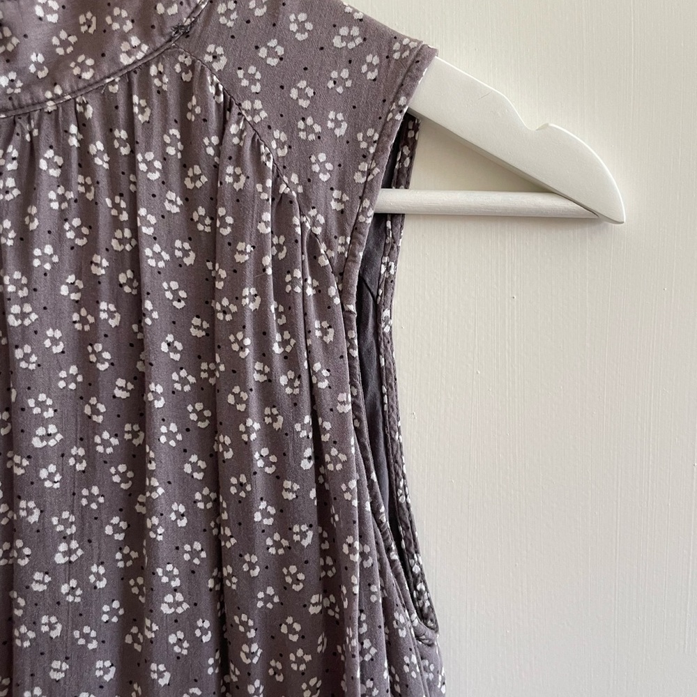 Cloth & Stone Blouse from Anthropologie - Picture 4 of 7